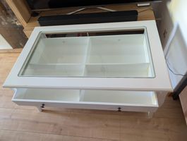 Couchtisch weiss mit Glasplatte und Schublade gebraucht