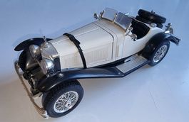 5 Modell Oldtimer Autos + 1 rotes Ferrari-Modell-Auto