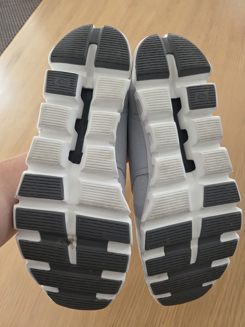 Herrenschuhe: On Cloud 6 Schuhe Herren , Gr. 43 – Gebraucht aus Lufingen von Bribru0 4