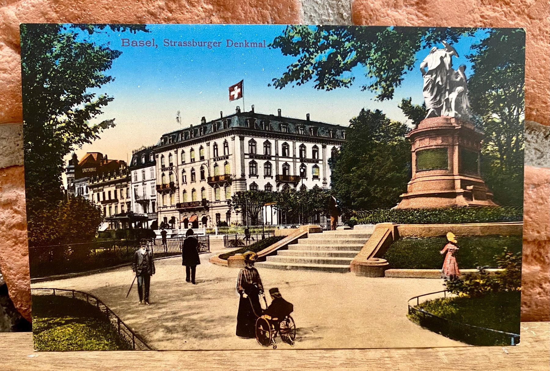 Ansichtskarten: Basel Strassburger Denkmal belebt – Gebraucht aus Root von ENGLAND-TREASURES