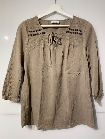 schöne Tunika mit Applikation Grösse 38