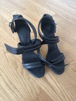 40 DKNY black leather high heel sandals used