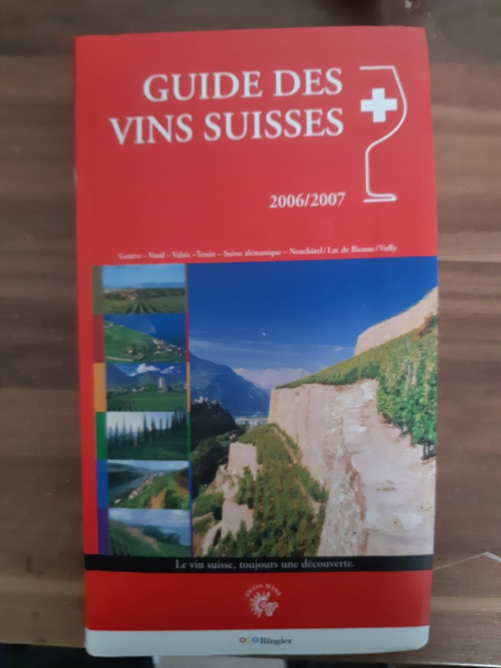 Bücher: Guide des vins Suisse (540 pages) – Gebraucht aus Estavayer-le-Lac von Classic83