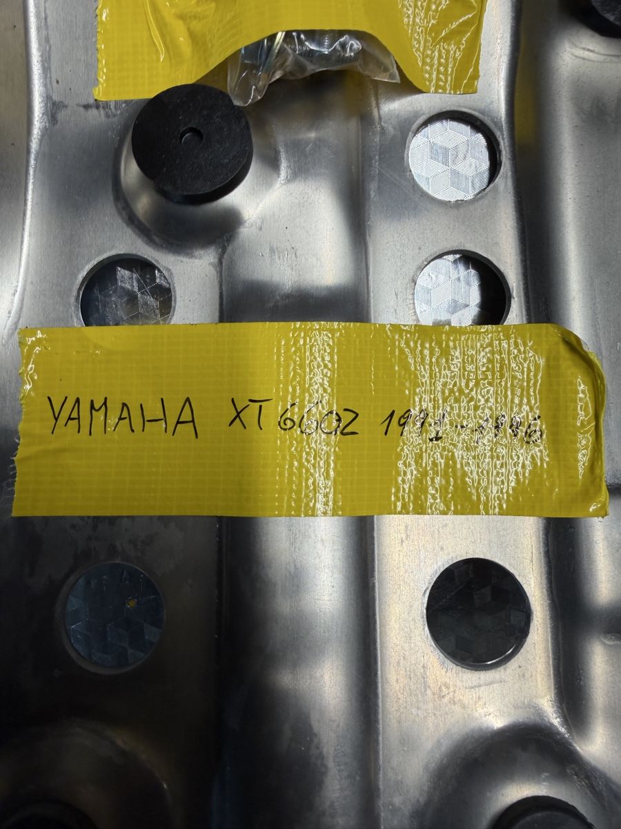 Yamaha Tutti i ricambio per moto: Originaler Motorschutz tenéré – Nuovo e nell'imballaggio originale da Turgi venduto da Pirata435 2