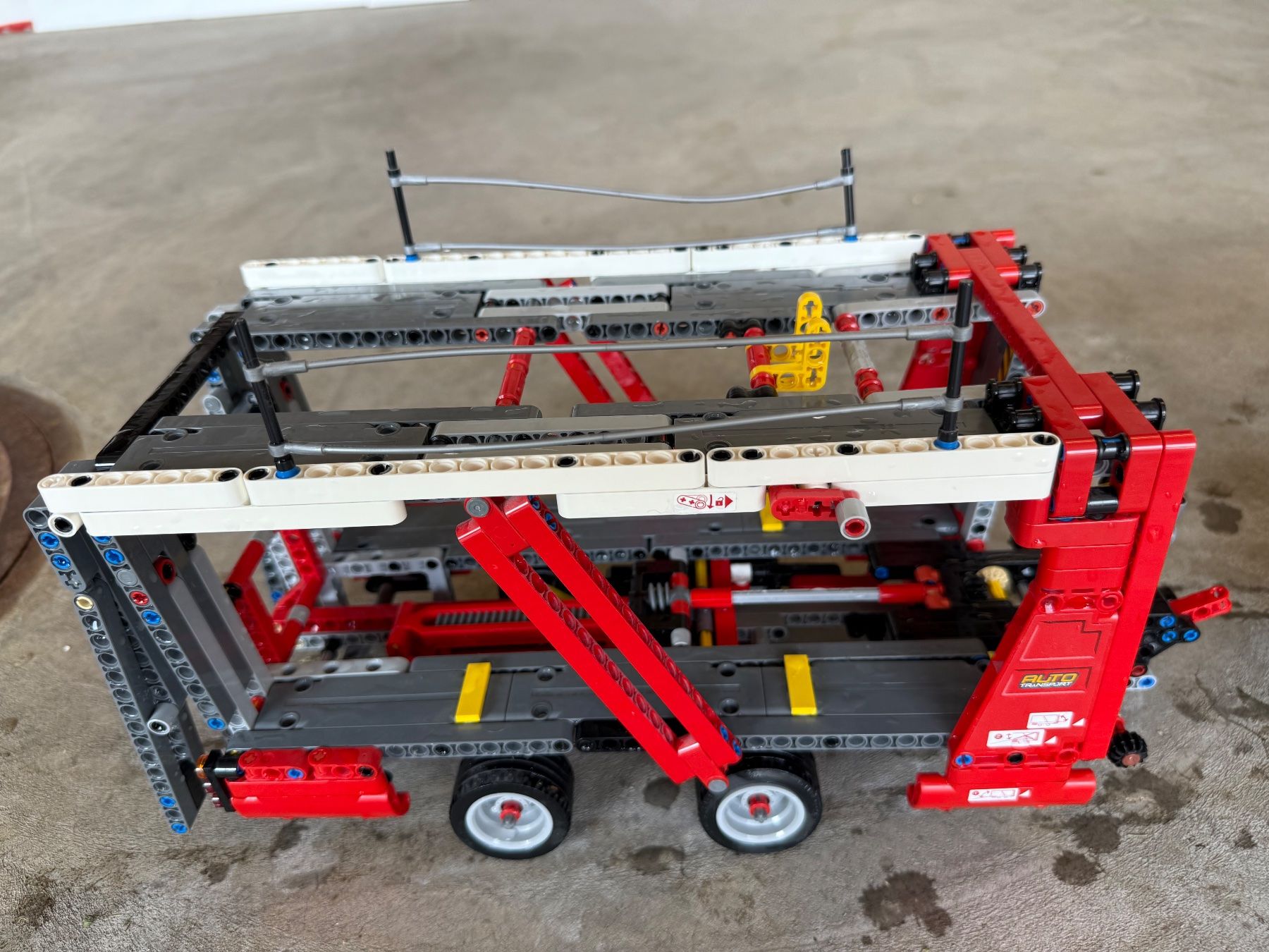 Lego Spielzeuge: Lego Technik Car Transporter – Gebraucht aus Boswil von EMS09 2