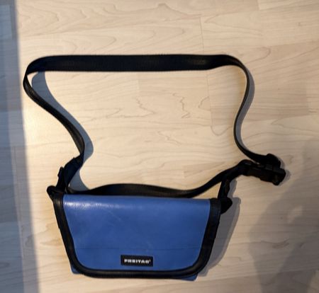 Freitag Umhängetasche blau