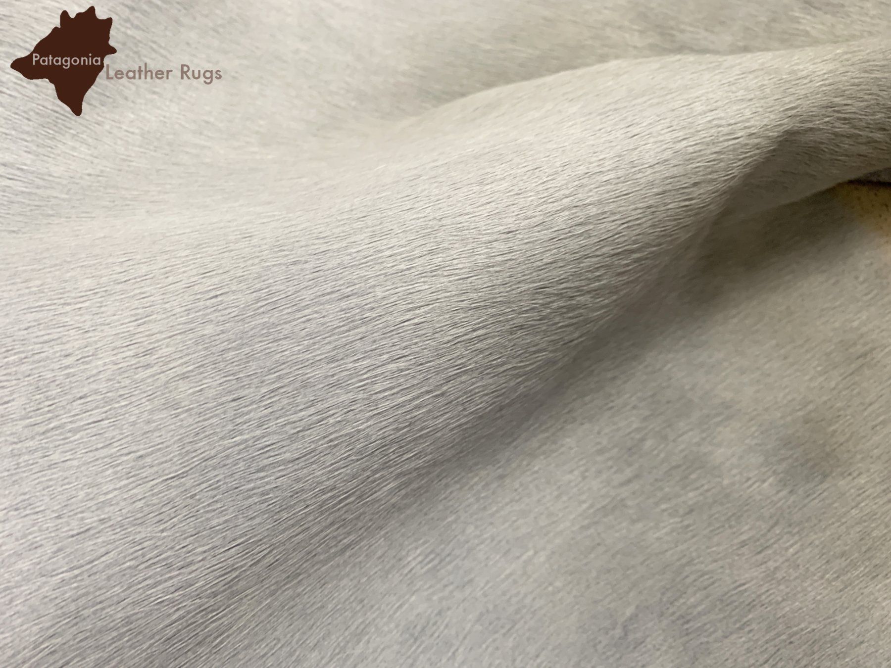 Tappeti: echtes Kuhfell Teppich Grey – Nuovo e nell'imballaggio originale da Arbedo venduto da patagonialeatherrugs 3