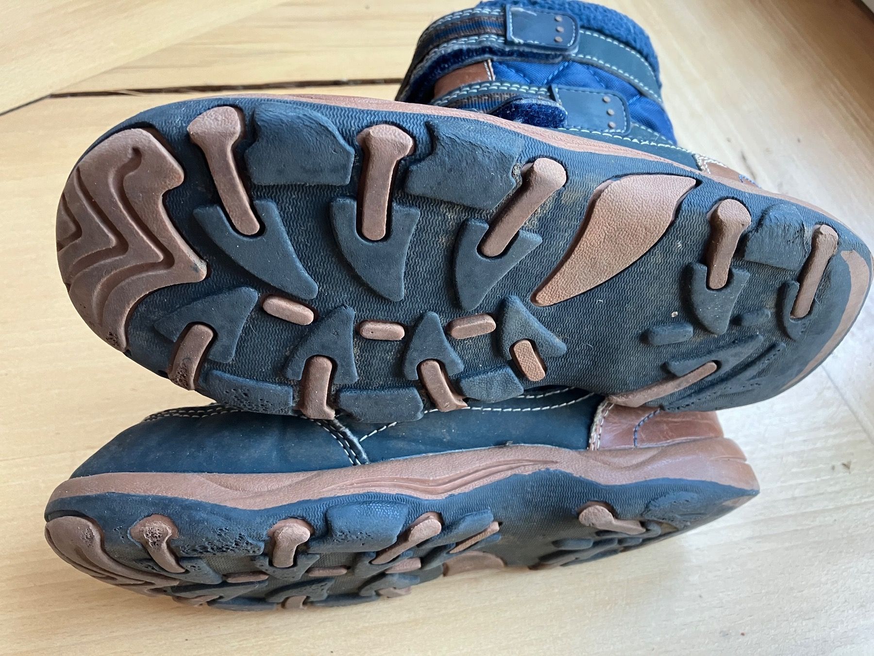 Schuhe für Jungen: Winterstiefel Grösse 35-36 – Gebraucht aus Zürich von rebene 3