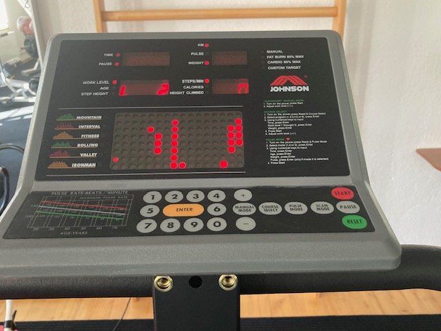 Hometrainer: Profi-Stepper Johnson mit div. Trainings-Programmen – Usato da Affoltern am Albis venduto da rollotomasi 2