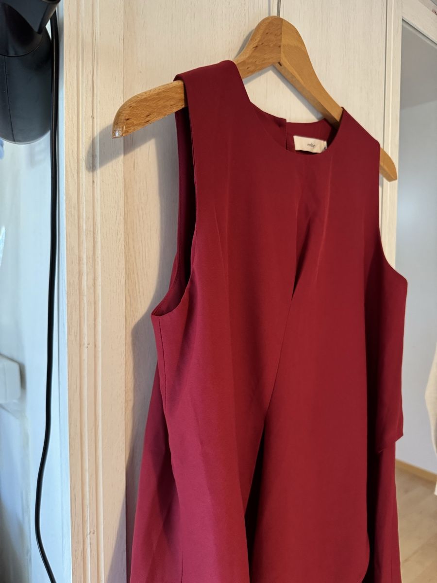Robes: Asymmetric dress – D'occasion à Kilchberg ZH par ngt_hnw9 2
