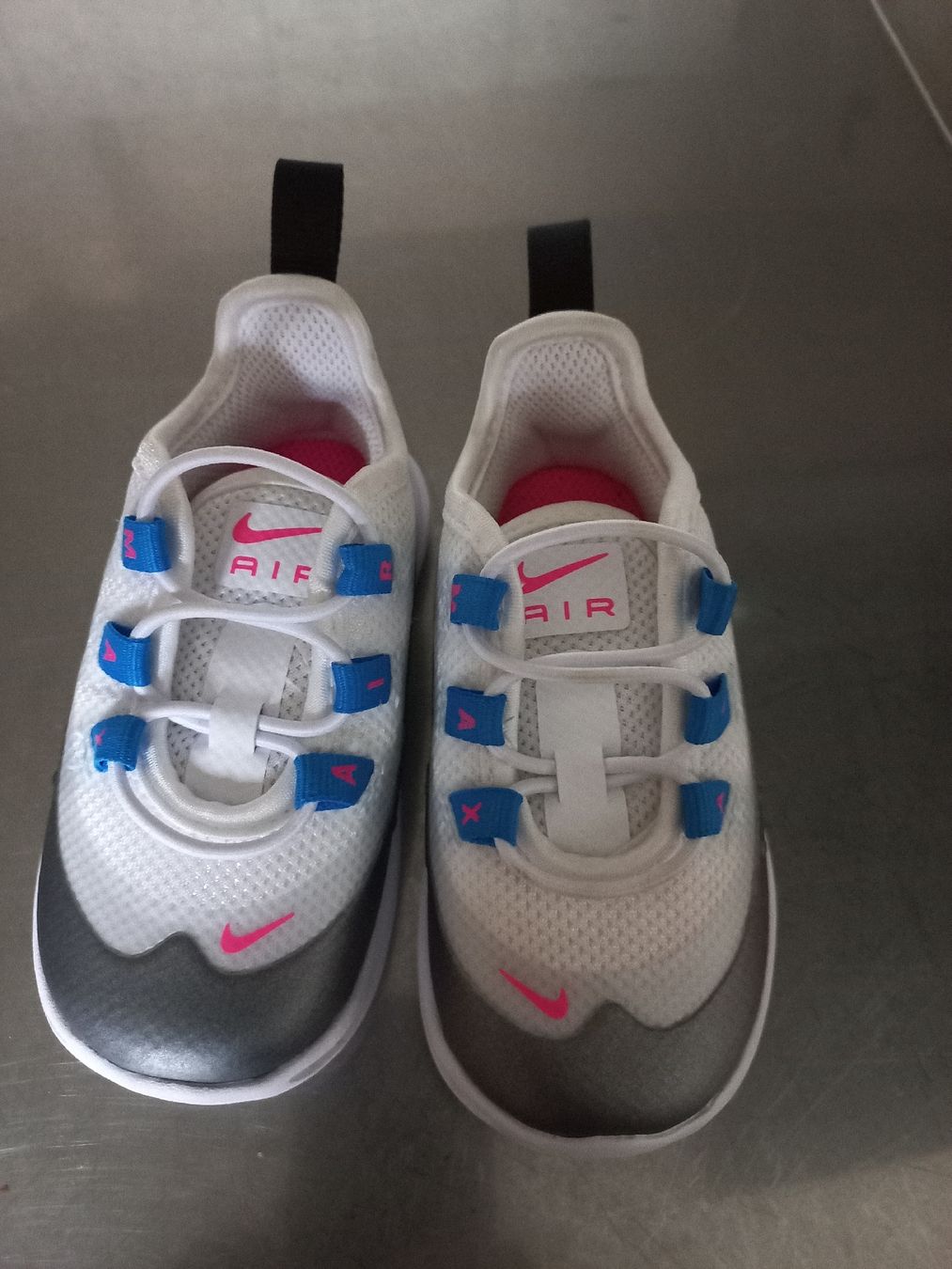 Scarpe per ragazze: Kinder Schuhe Air Nike – Usato da Luzern venduto da kumlat