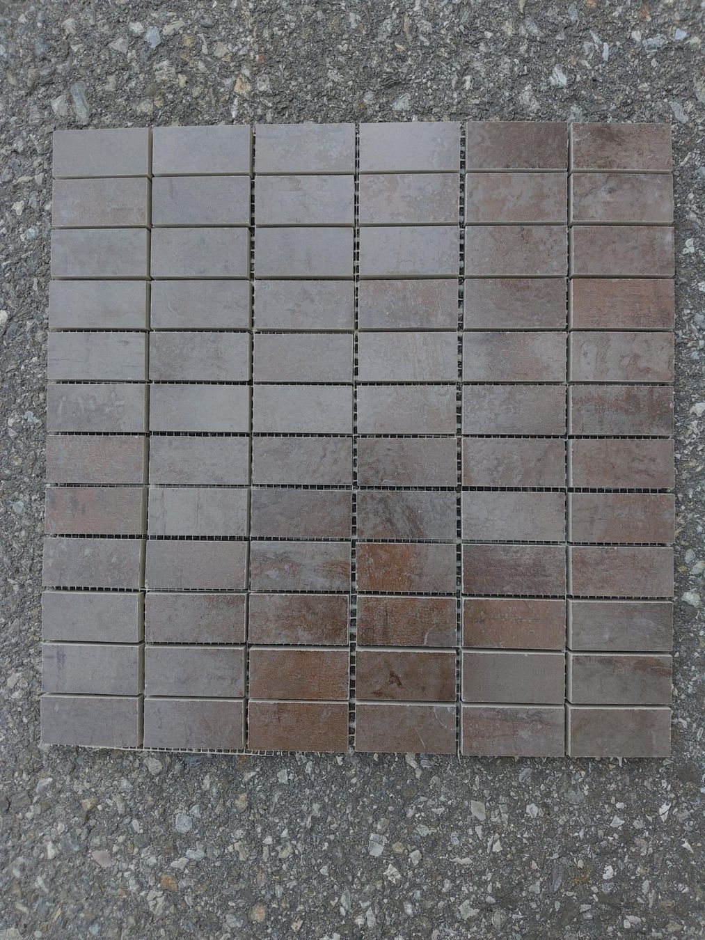 Rivestimenti per pavimenti: Carrelage mosaïque brun – Nuovo e nell'imballaggio originale da Noréaz venduto da jacques031 1