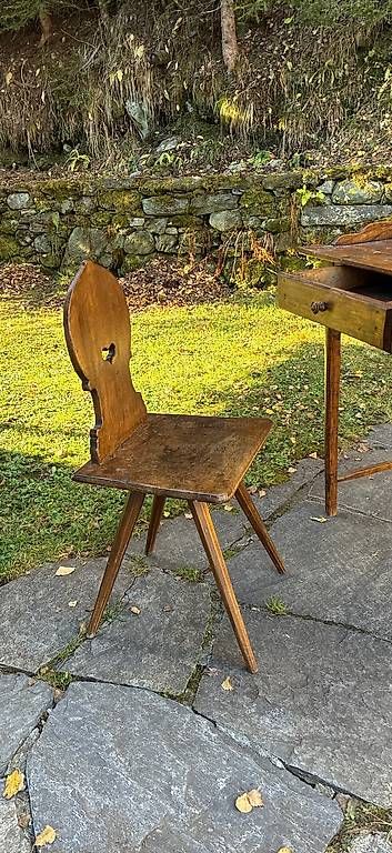 Chaises: Chaise ancienne  – D'occasion à Les Collons par gehaisse