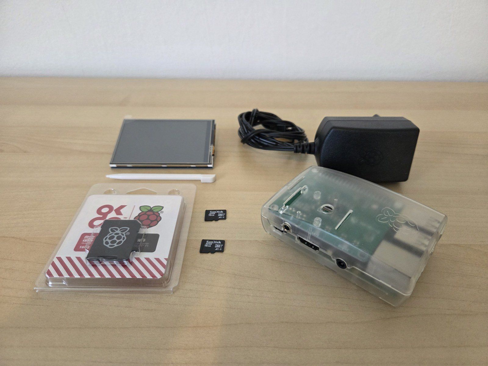 Raspberry Pi PCs: Raspberry Pi 3 Model B + HiFiBerry DAC+ & écran tactile TFT – Gebraucht aus Fribourg von guilhem63 1