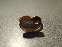 Ring goldfarbig, Herz, 3 weisse Steinchen