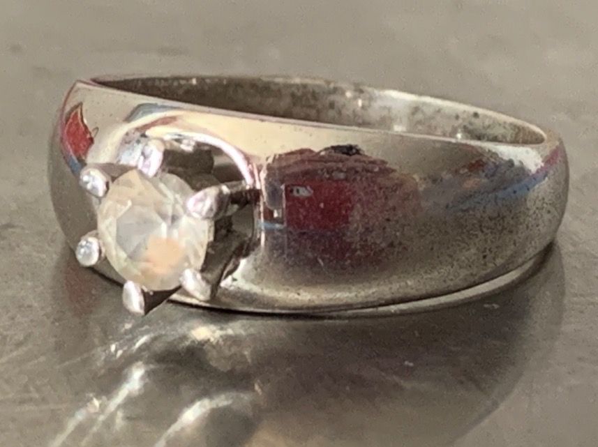 Anelli: Silberring bauchige glitzerzarge(56) – Usato da Dittingen venduto da Bellevista