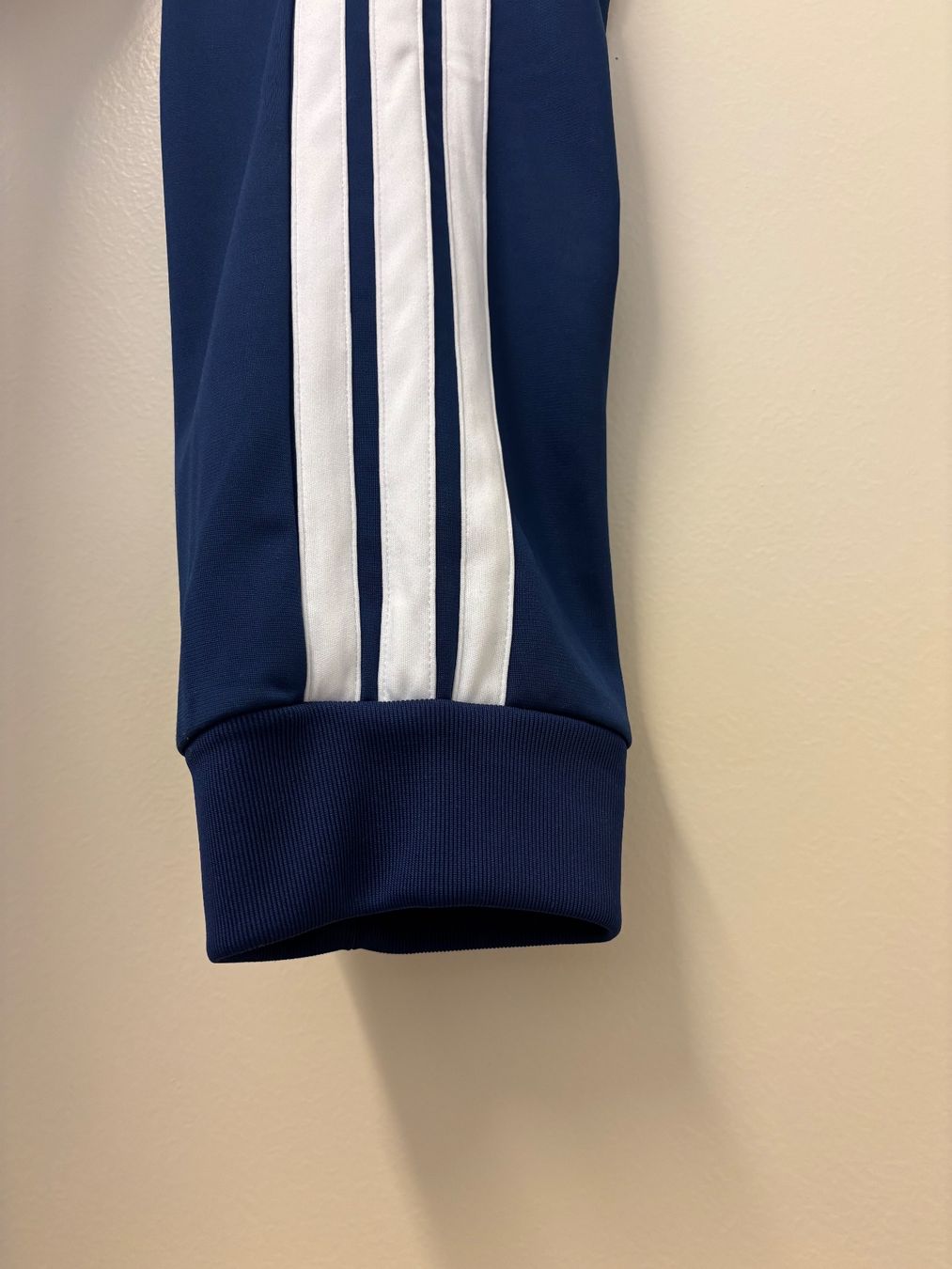 Adidas Hosen: Adidas Trainingshose – Neu (gemäss Beschreibung) aus Zürich von mc__2kll 3