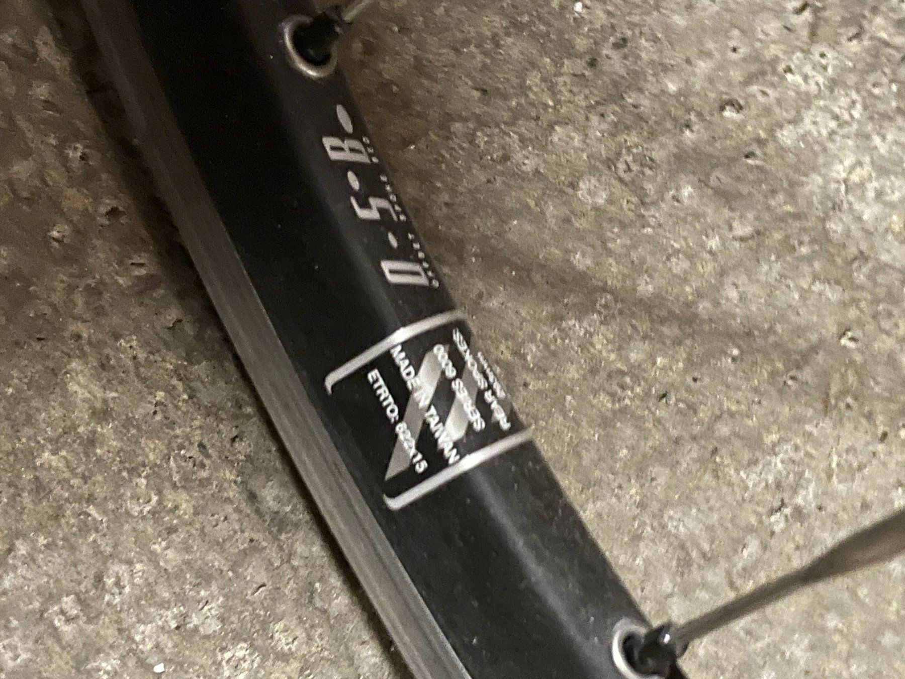 Bontrager Pneumatici & Ruote complete: Roue arrière Bontrager 28" – Usato da Lausanne venduto da amaury.h 2