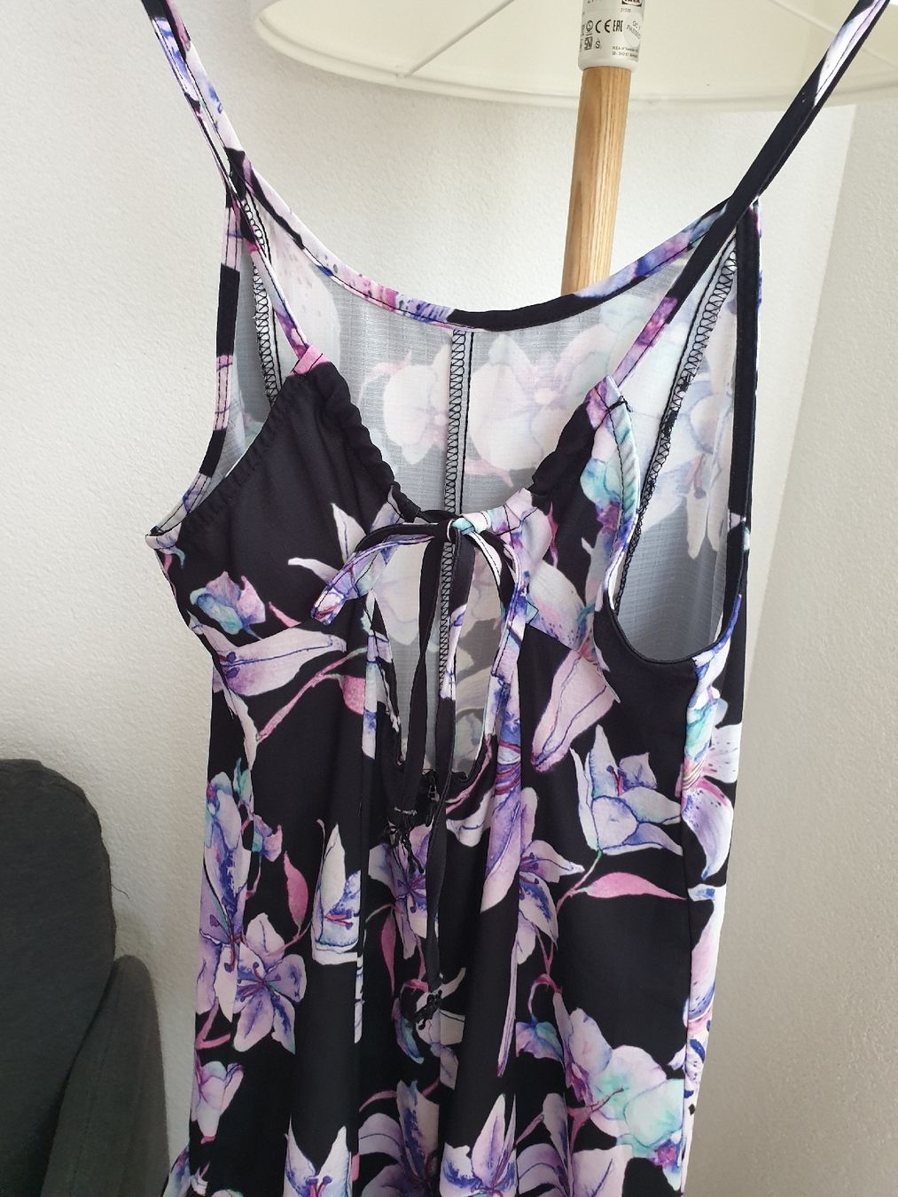 Vestiti: Black Floral Print Ruffle Romper, Open Back, Spaghetti Strap – Usato da Aigle venduto da Smagbrelle18 5