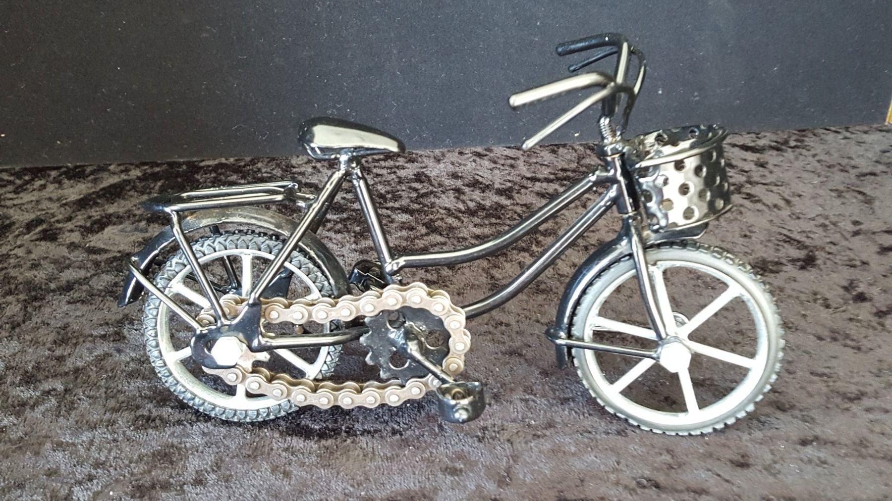 Kit di modellismo & Modellini statici: Modell - Velo – Usato da Reinach venduto da 3Guggerli 2
