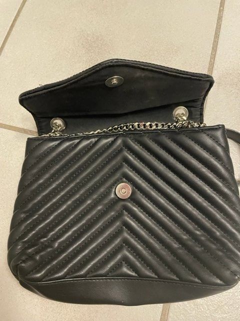 Taschen für Damen: schwarze Handtasche mit Kettenträger – Neu (gemäss Beschreibung) aus Würenlingen von Delfinli1 3