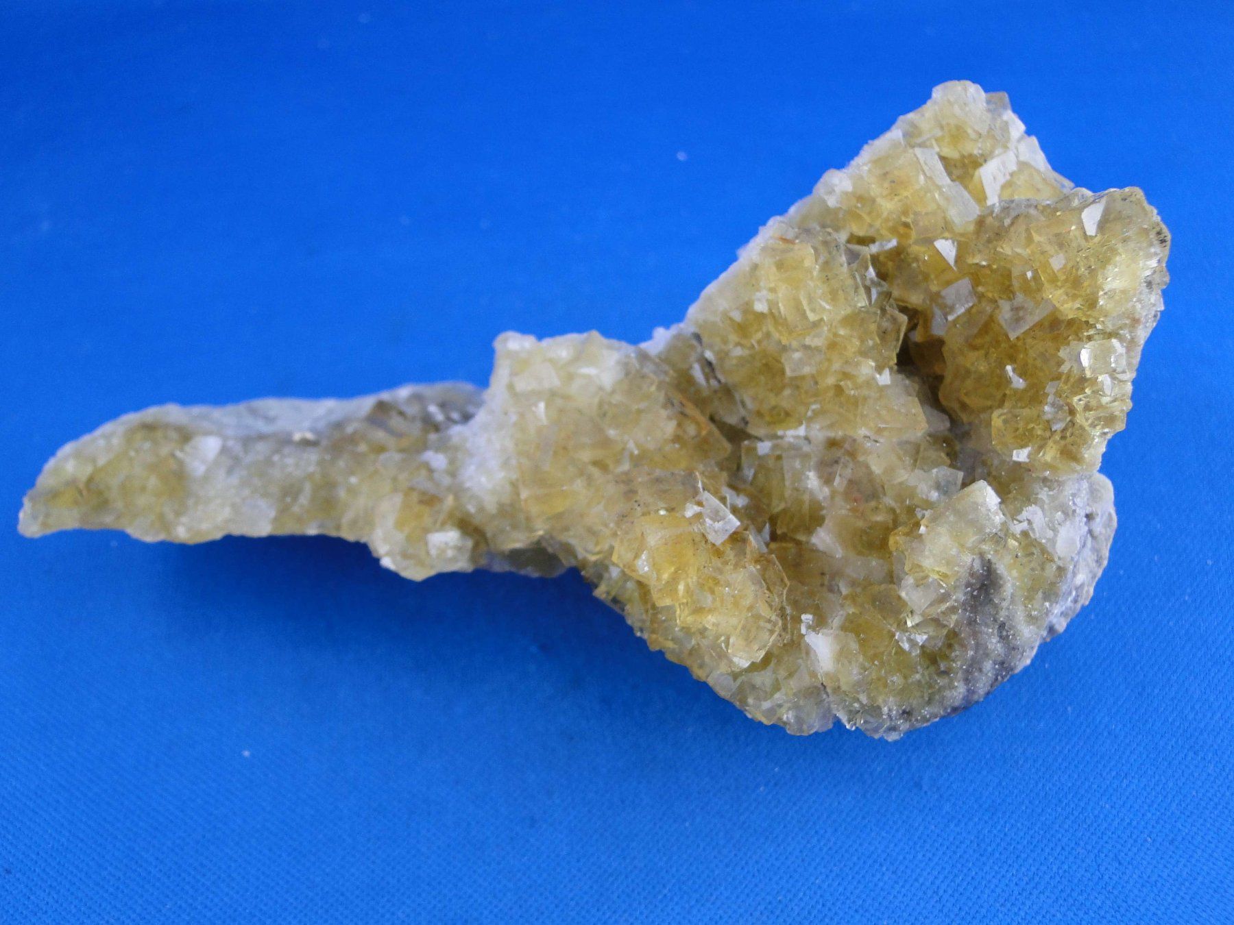 Minerali & Pietre curative: Honiggelbe Fluorit-Stufe mit Dolomit – Usato da Schinznach Bad venduto da Demerald 4