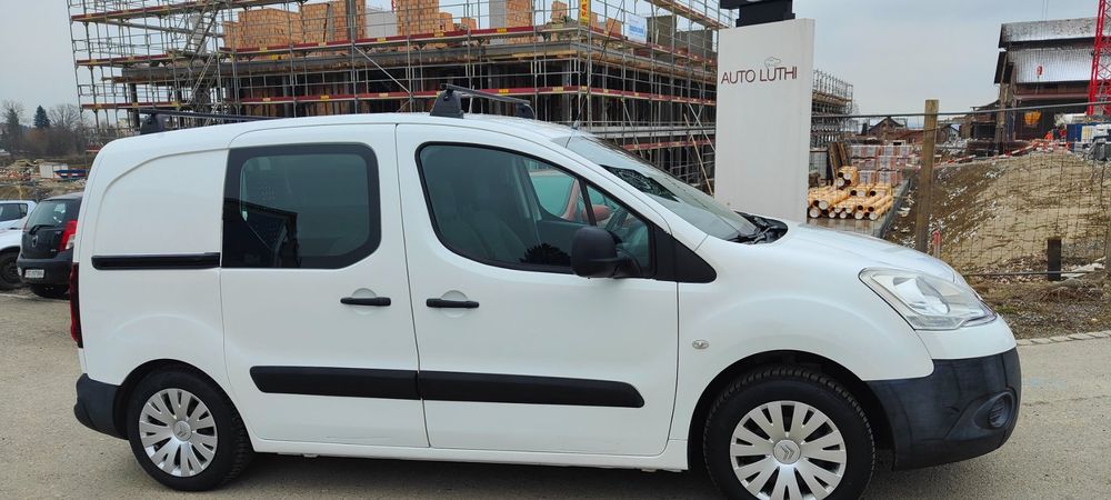 SCHÖNER MONTEUR LIEFERWAGEN CITROEN BERLINGO MIT WENIG KM. 3