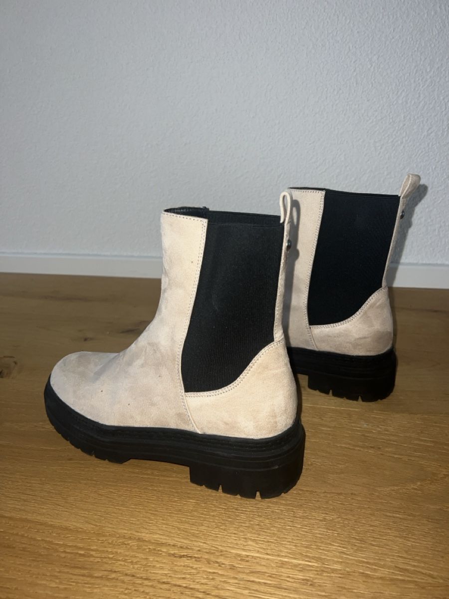 Damenschuhe: Onlygo Boots / Winterstiefem Beige Gr. 39 – Gebraucht aus Luzern von Whateverr 2