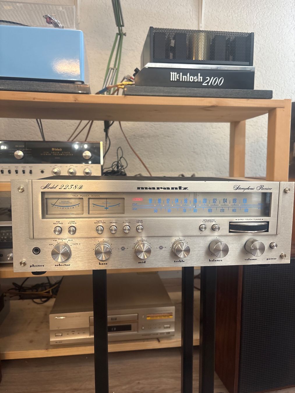 Marantz Ricevitori: Marantz 2238 B – Usato da Onnens VD venduto da Vintage-Hifi-Store