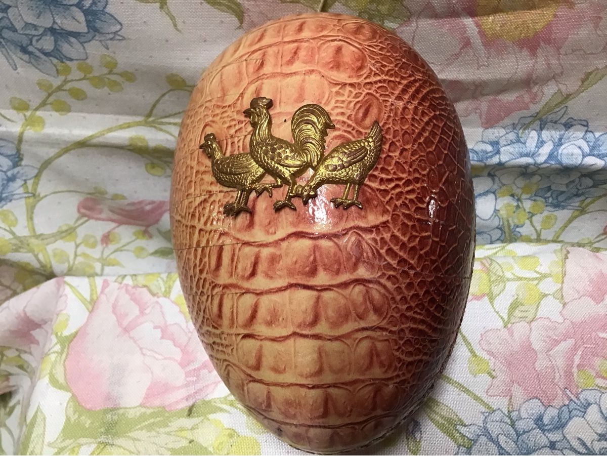 Tutte le decorazioni: Antikes Papp Osterei – Usato da St. Gallen venduto da Goldlilly
