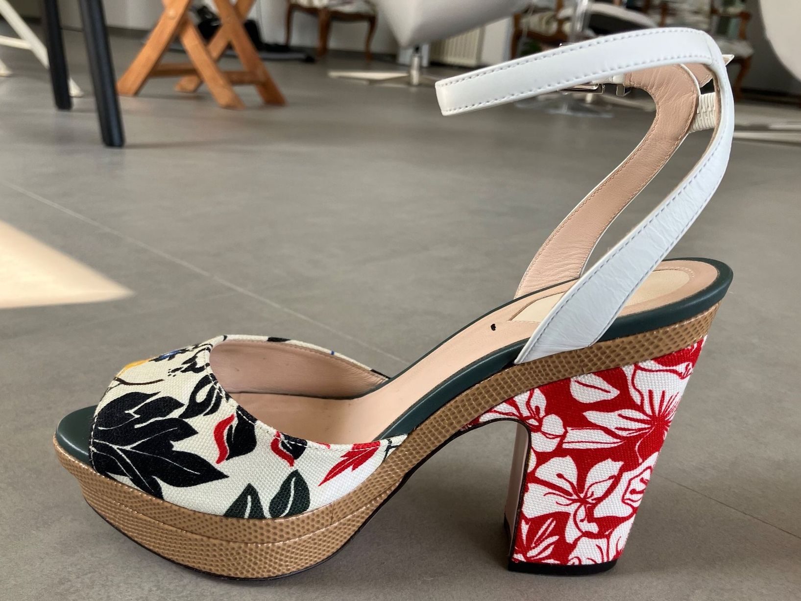 Fendi Scarpe da donna: Fendi - sandales à plateforme cuir et tissu – Usato da Vich venduto da SophieCo 1