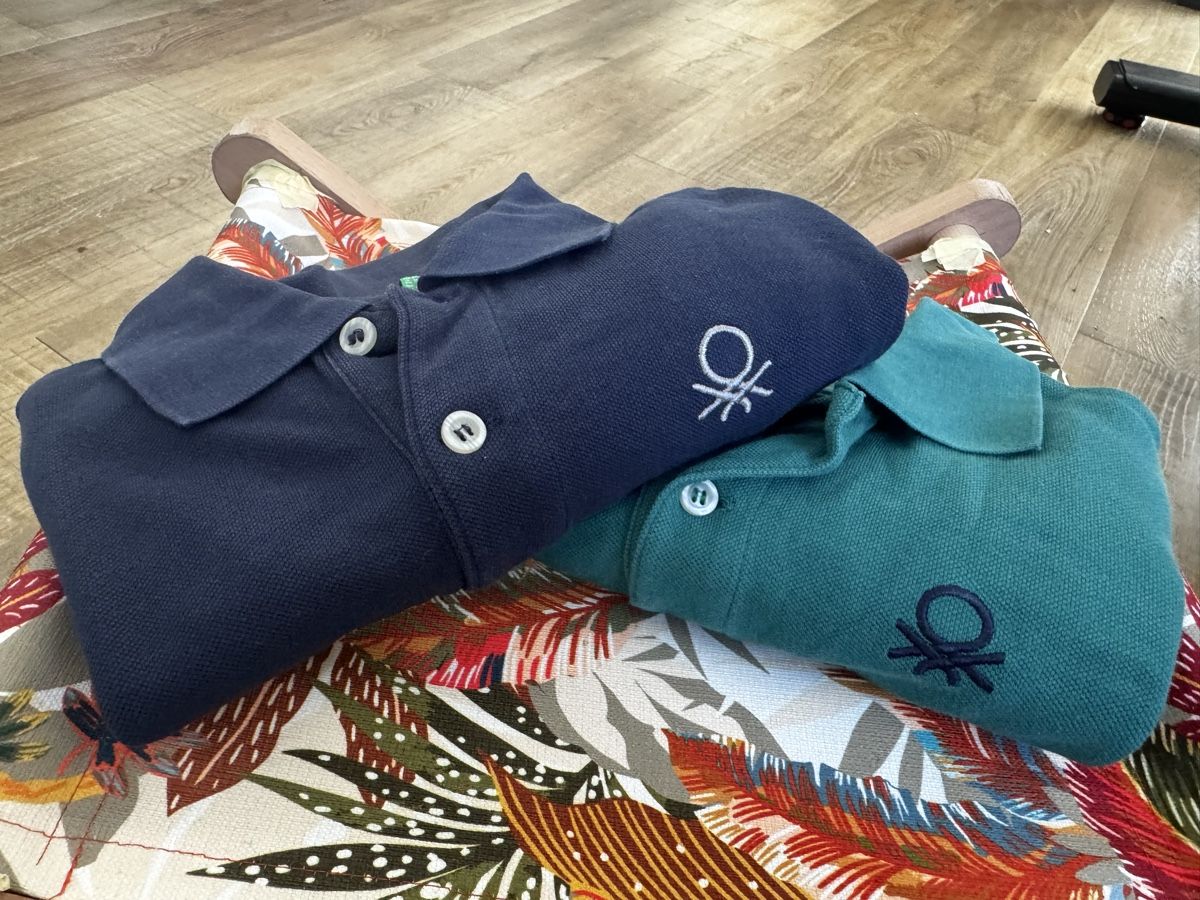 Benetton Camicie, T-shirt & Polo: 2 Poloshirt Gr. 130 Benetton – Usato da Gontenschwil venduto da alioli 1