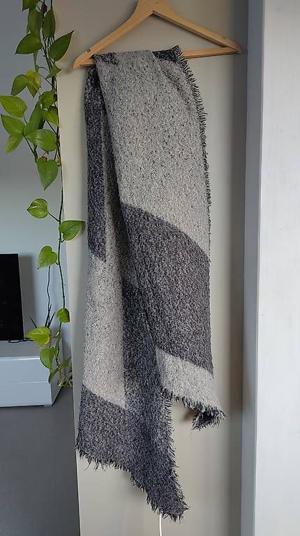 Foulards, Tücher & Schals: H&M Schal grau – Gebraucht aus Solothurn von Claudiaf11