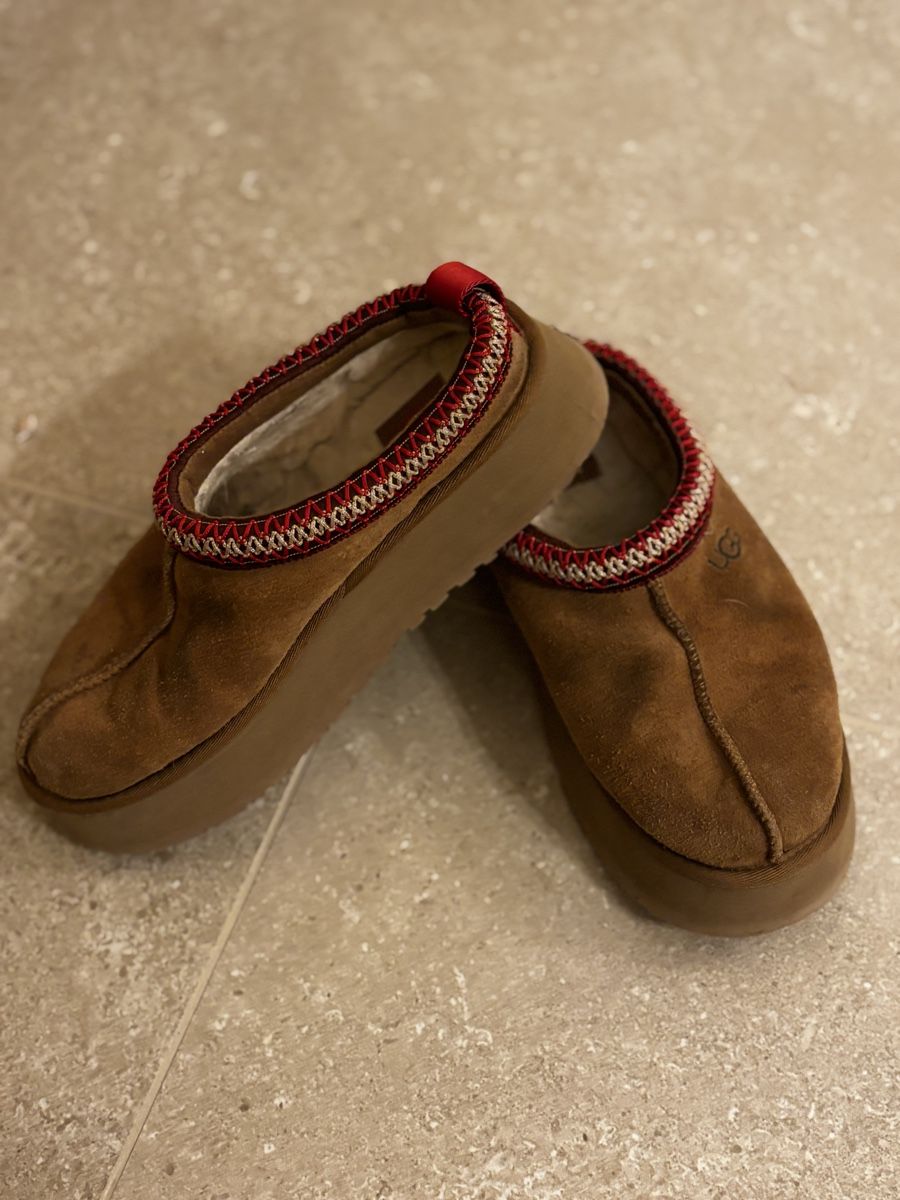Chaussures femmes: UGGS 37/38 – D'occasion à Lohn SH par cheyenneschreyer
