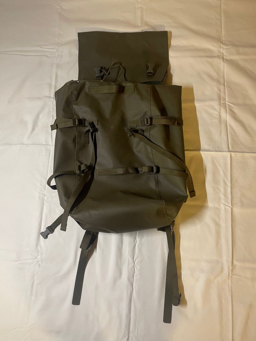 Schweizer Armee Zaini: Original Schweizer Armee Kampfrucksack 90 / M90 Wasserdicht – Usato da Bürchen venduto da UeliMueli84 2