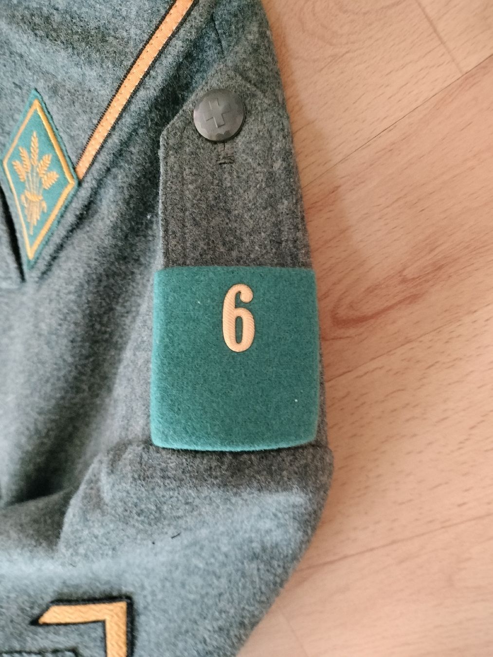 Schweizer Armee Uniformi: Antike Schweizer Armee Militär Uniform – Usato da Schwanden Sigrisw venduto da cadieux71 3