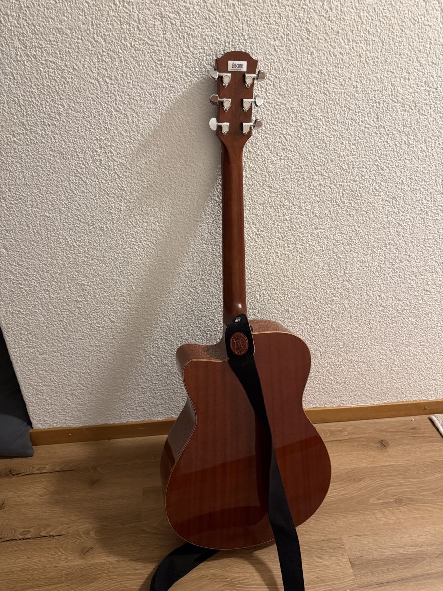 Yamaha Instruments de musique: Akustikgitarre Yamaha  – D'occasion à Sennhof par donix 1