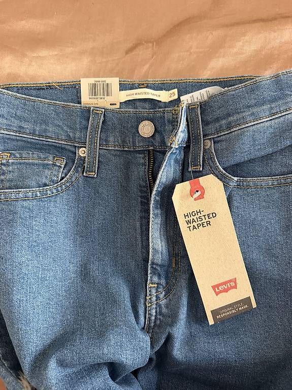 Levi's Jeans: New Levi's high waisted jeans – Neu und originalverpackt aus Bern von men_cl8x 1