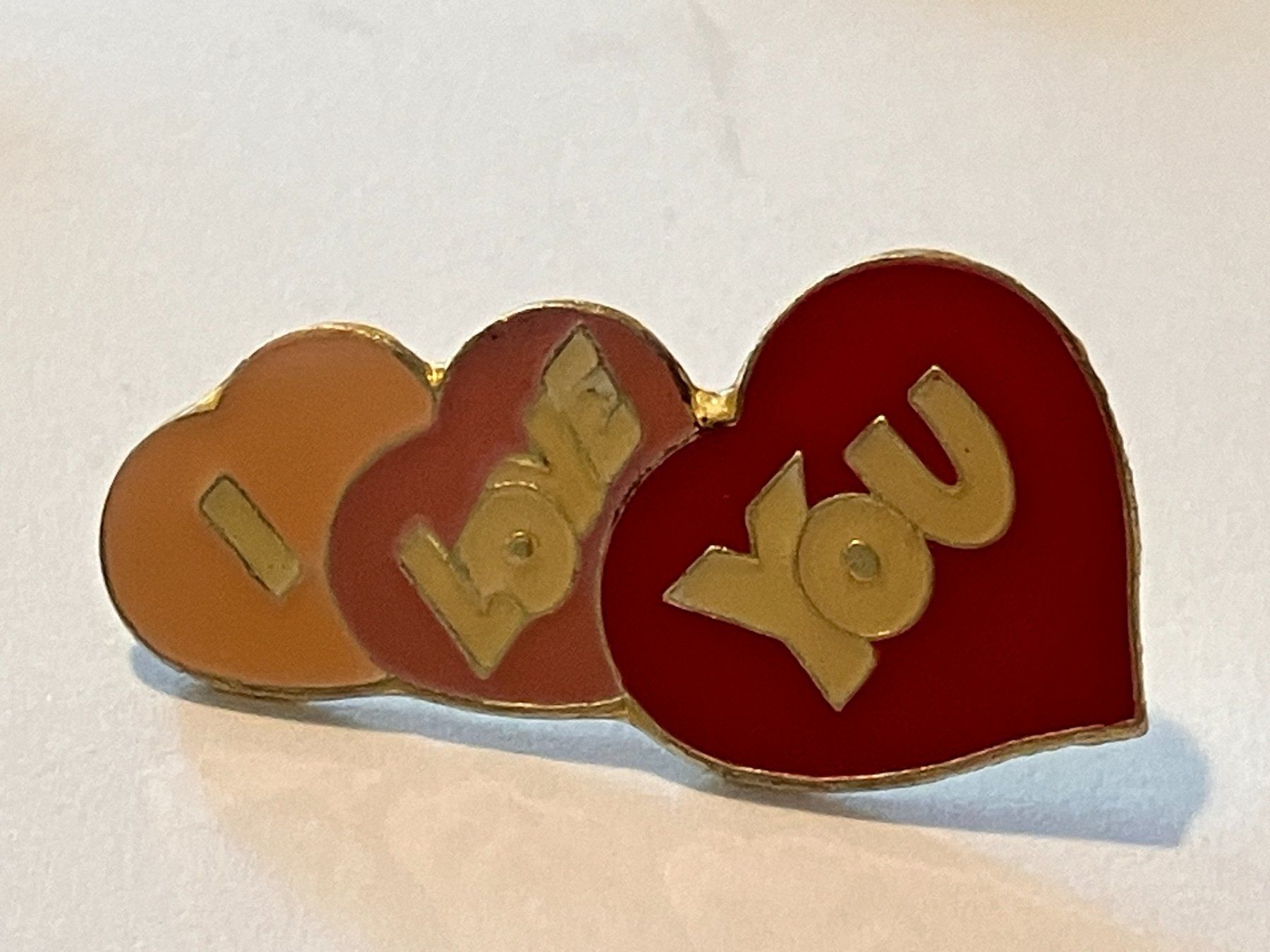 Placchette & Badge: 1 Pin I love you – Usato da Basel venduto da djwwpp