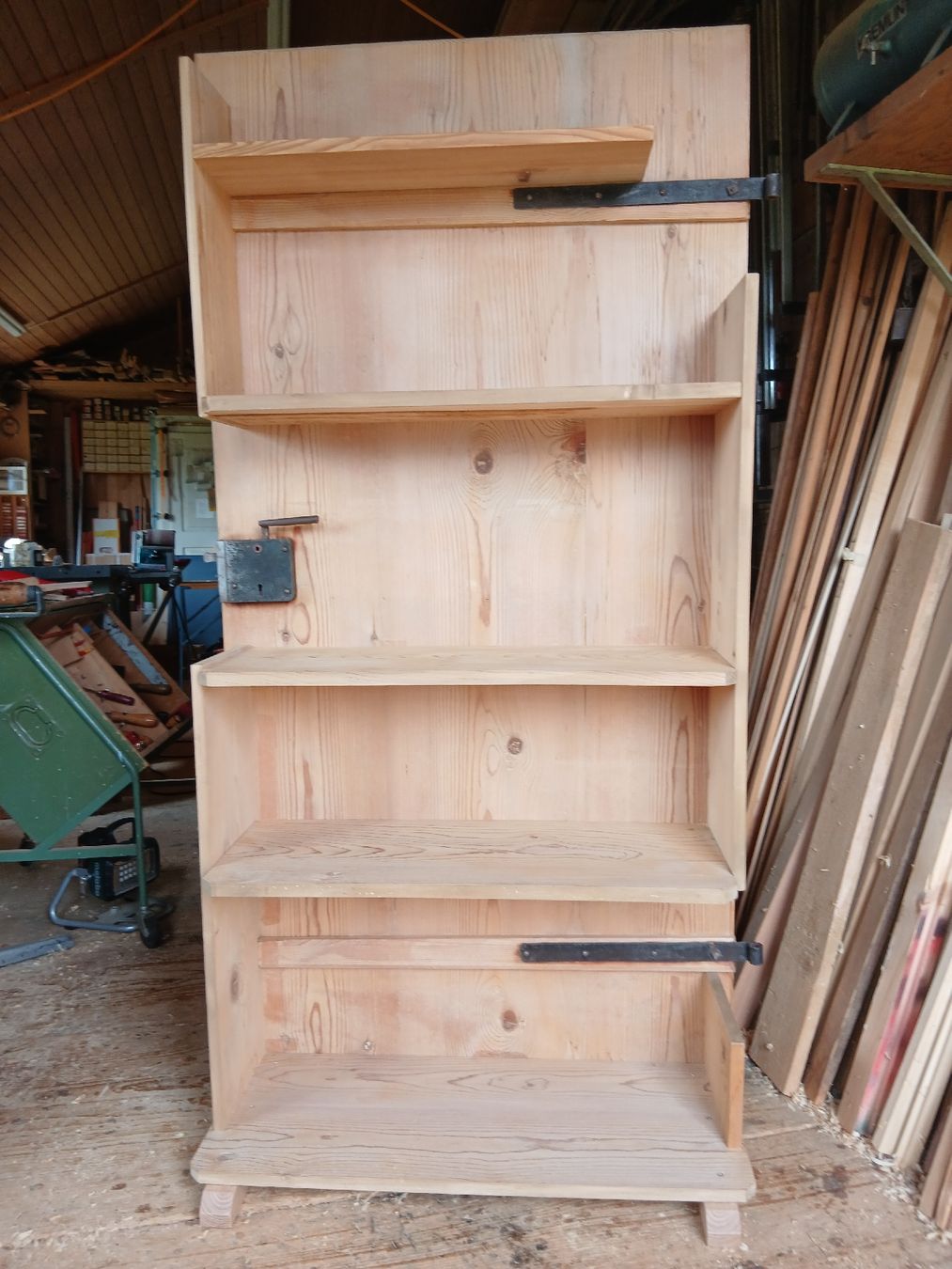 Scaffali: dekoratives Regal Tanne antik – Usato da Nesslau venduto da Jakobi01 2