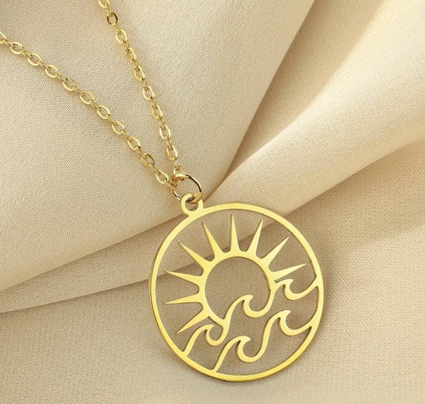 Catenine: Kette Sun -Waves - Gold Vibes (Gold oder silber) – Usato da Laufen venduto da Bellavitaboom 1