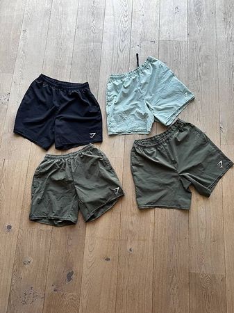 Gymshark Arrival 7" Shorts - Grösse S - 4 Stück