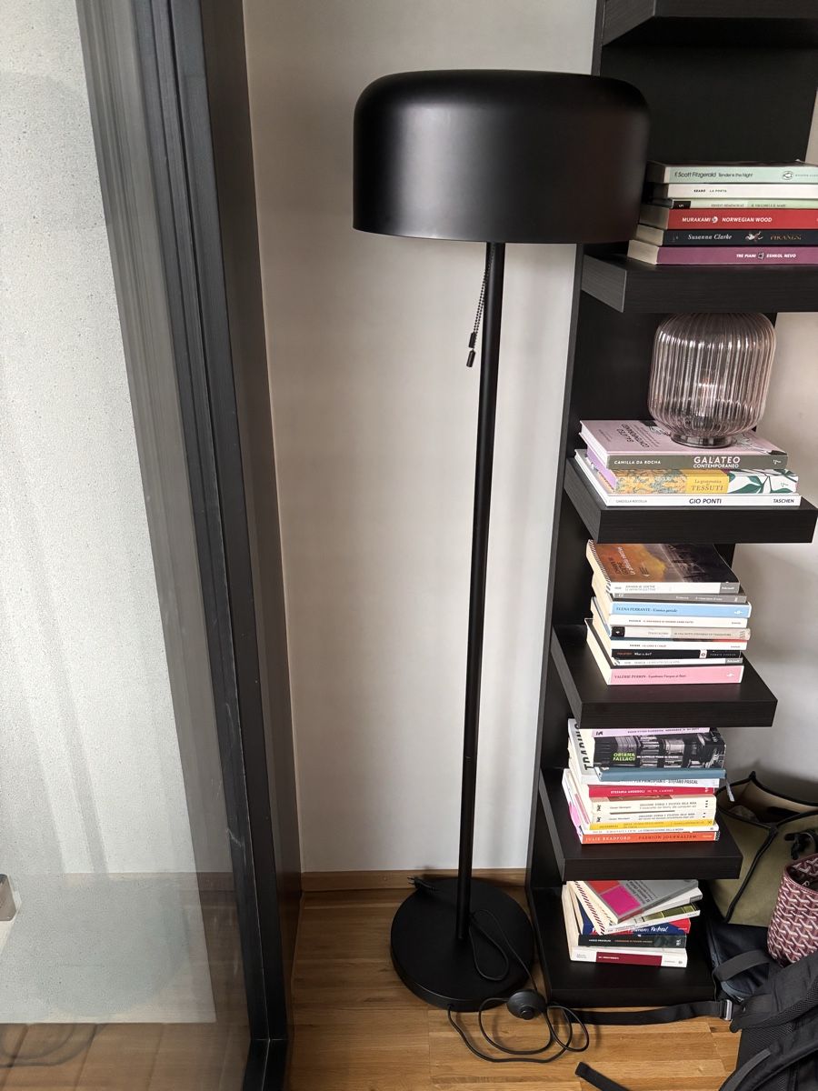 Lampade: Lampada da terra nera elegante, perfetta per l'autunno. – Usato da Zürich venduto da gio_fg7s 3