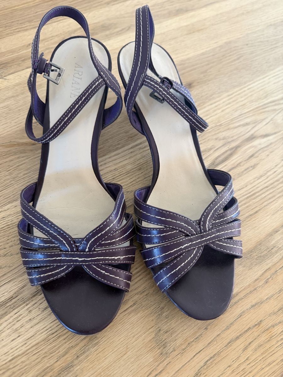 Chaussures femmes: ARIANE Damen Sandalette lila Gr 41 – D'occasion à Bonstetten par norisknofun123