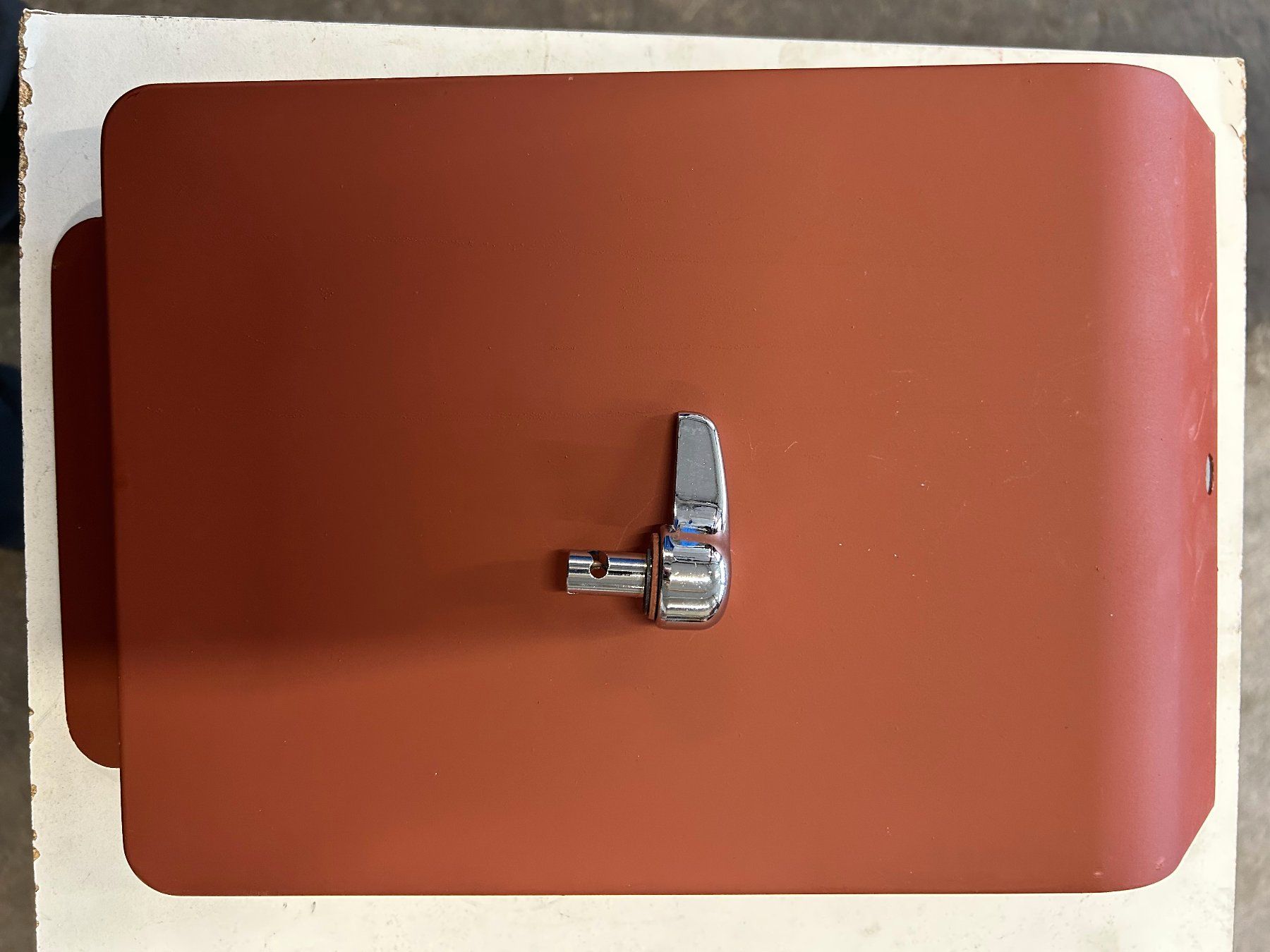 Massey Ferguson Traktoren: MF-Abdeckung (Batteriefach) 165 - 188 – Neu und originalverpackt aus Rothenthurm von mf-schuler 2