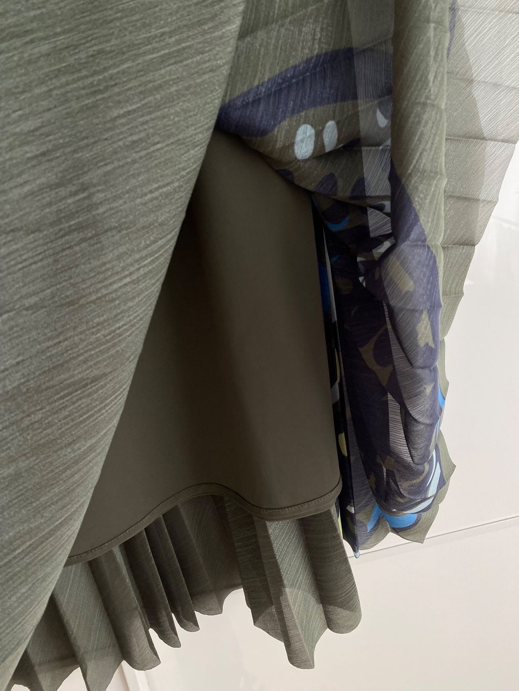 Marc Cain Röcke: Marc Cain Plisseerock, braun mit Glitzer, Grösse 36 – Gebraucht aus Winterthur von marisole4 2