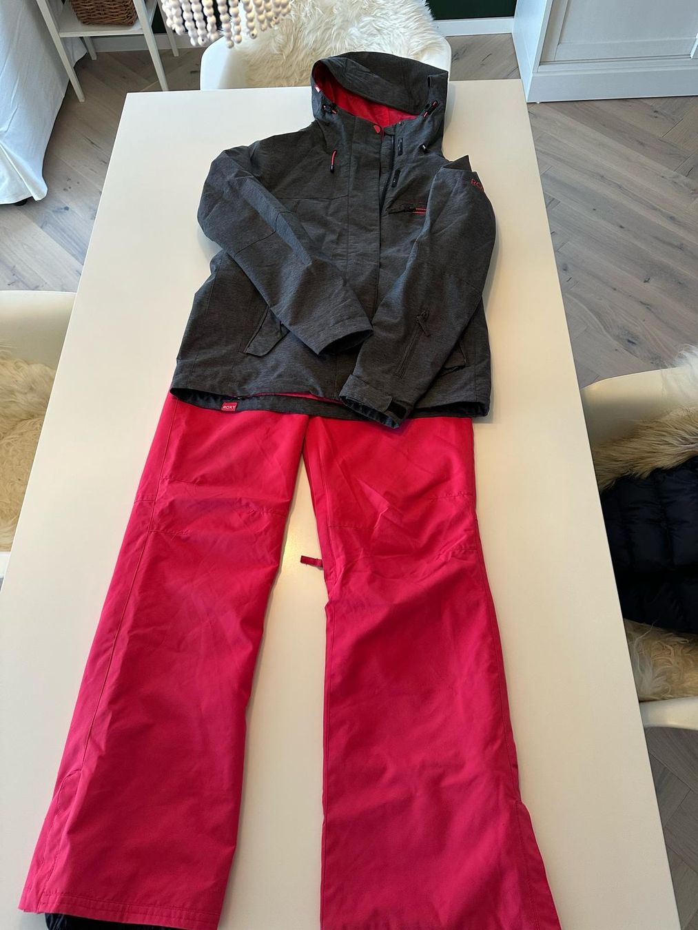 Roxy Lotti & Set di vestiti: Skianzug Roxy – Nuovo (secondo la descrizione) da Beinwil am See venduto da noeliaz14