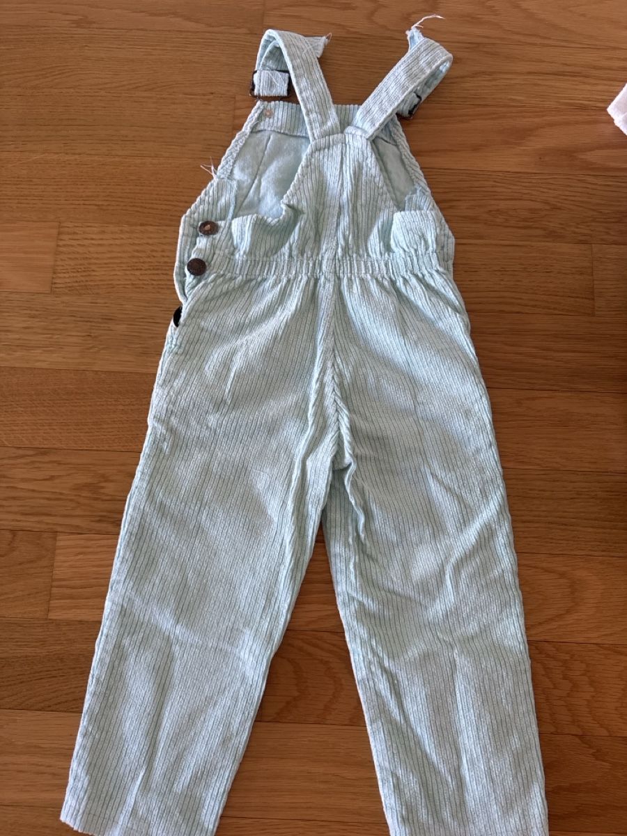 Jumpsuits: Kinder Latzhose hellblau gestreift Grösse 86 – D'occasion à Dielsdorf par nad_r69c 1