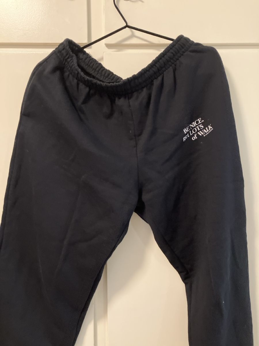 Lotti di vestiti: Hoodie und Hose – Usato da Basel venduto da aguona 1