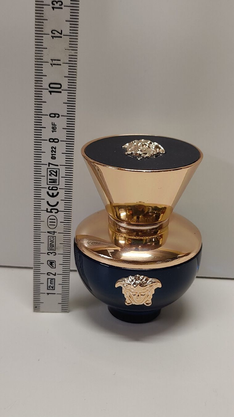 Versace Profumi & Eau de Toilette: Versace Dylan Blue Eau de Parfum 30ml Damen (L30) – Usato da Neuenhof venduto da bro_9zsg 5